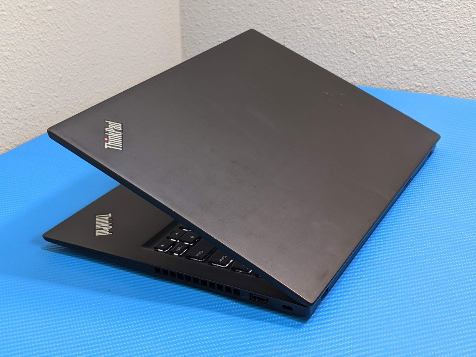 Lenovo ThinkPad T14s Gen 1 14″ FHD i5-10210U 1.6GHz 8GB 512GB SSD W11P +Charger