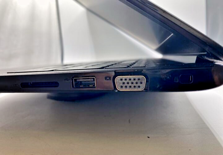 Dell Latitude 3500 15.6″ Laptop Intel Core i5-8265U 8GB RAM 256GB SSD