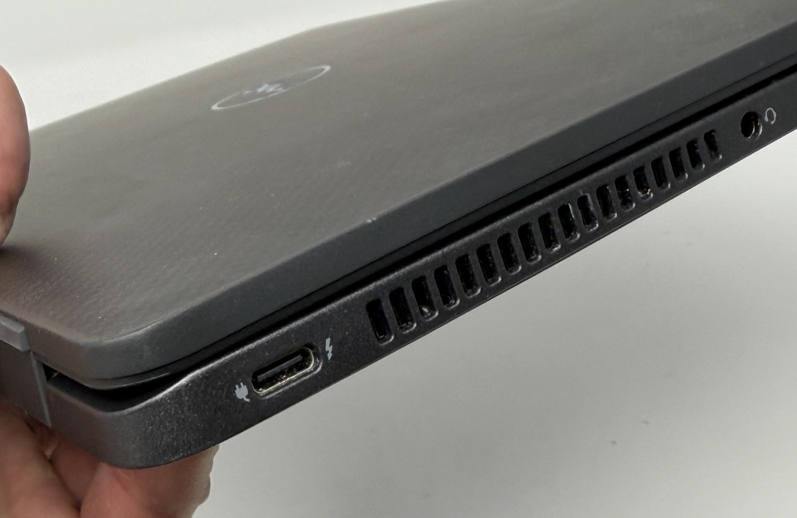 [B+ GRADE] Dell Latitude 7330 Laptop 13″ FHD i7-1265U 256GB SSD | 16GB WIN11P