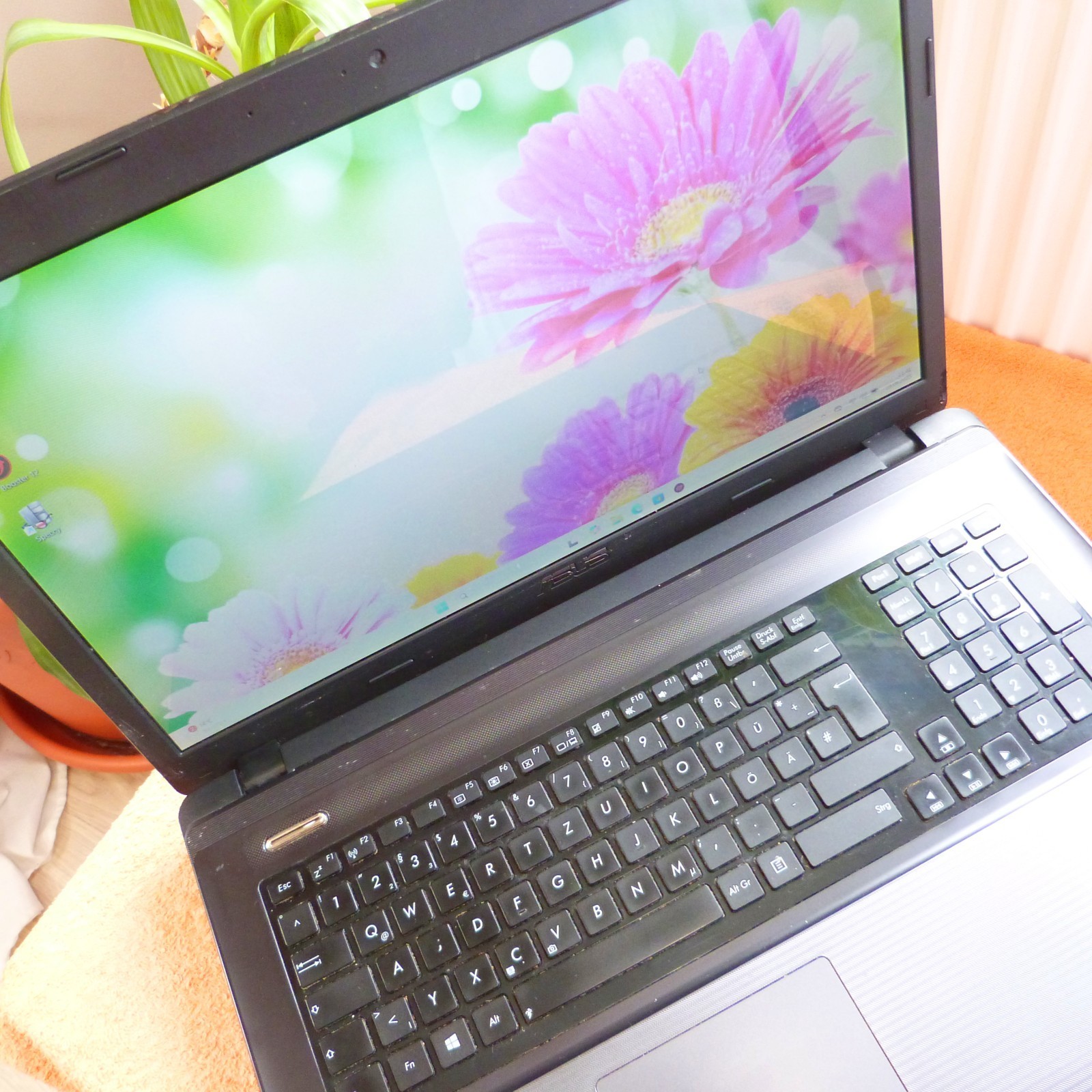 Asus K95 18-inch Blu-ray Full HD | Core i7 | SSD | Windows 11 Pro | 16GB…