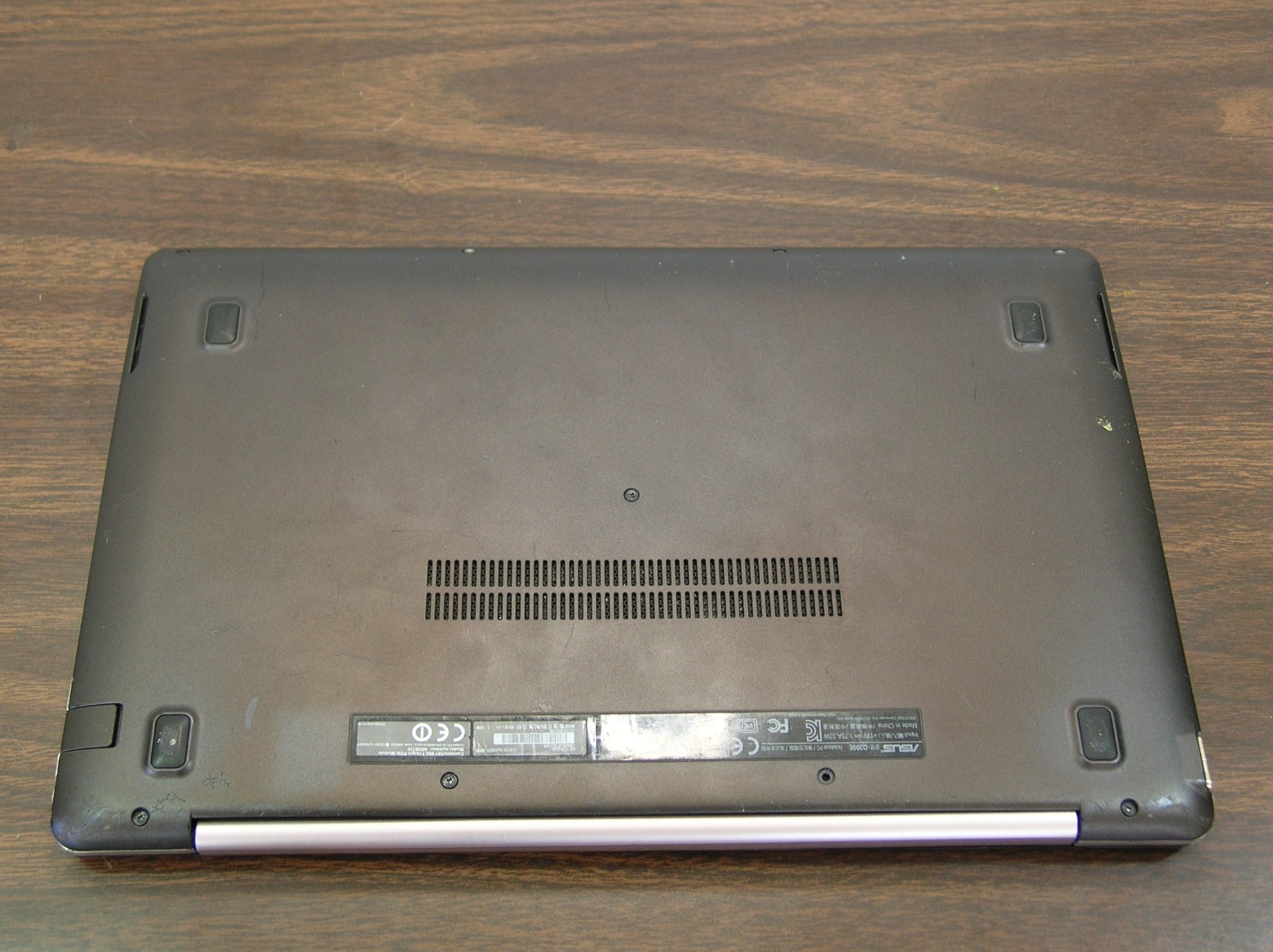 Asus Q200E Intel i3-3217U 1.8GHz 4 GB NO HDD Cracked Touch Screen