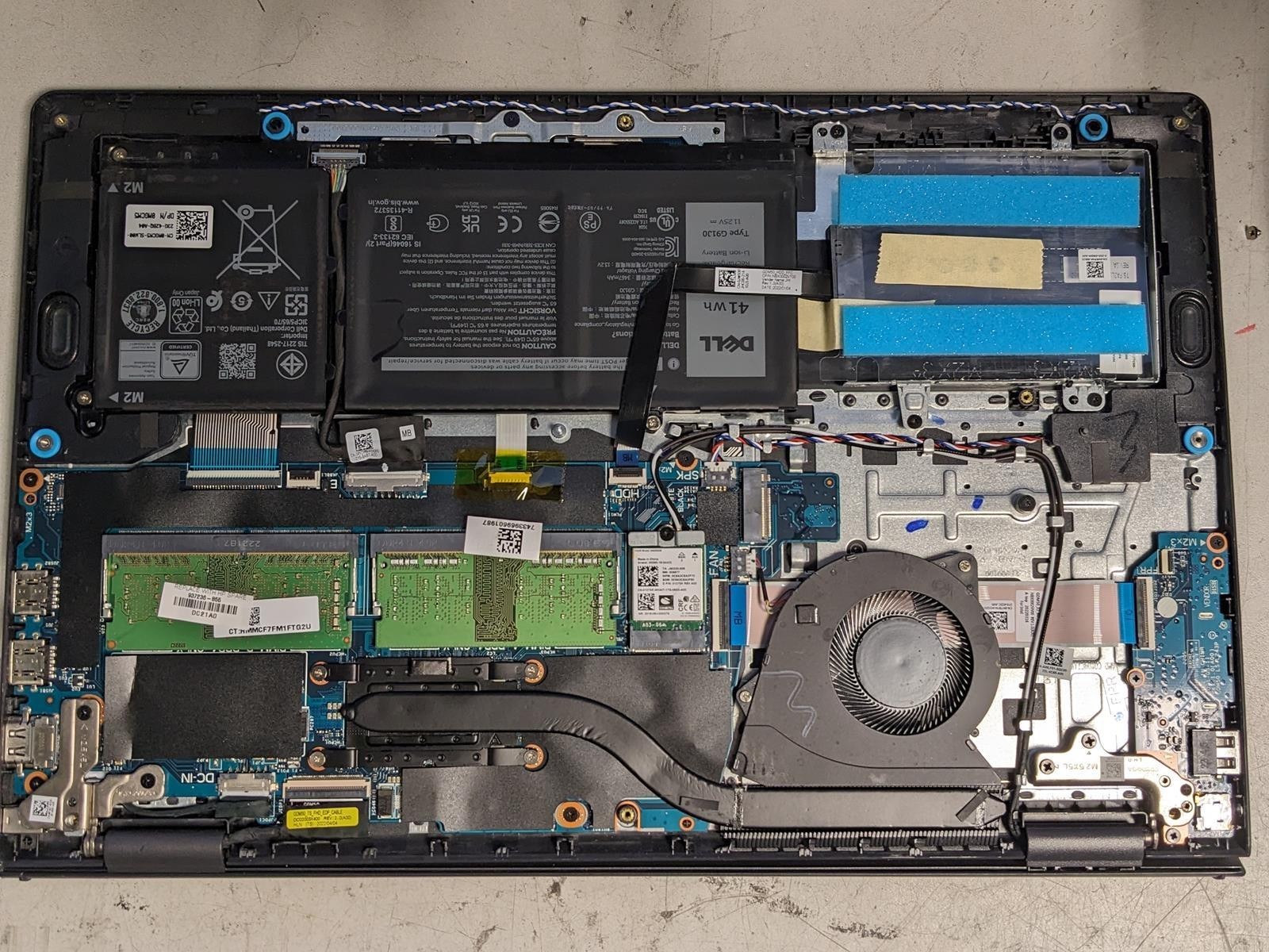 DELL INSPIRON 15 3511 i5-1135G7 @ 2.40GHz, 12GB RAM, NO HDD/OS