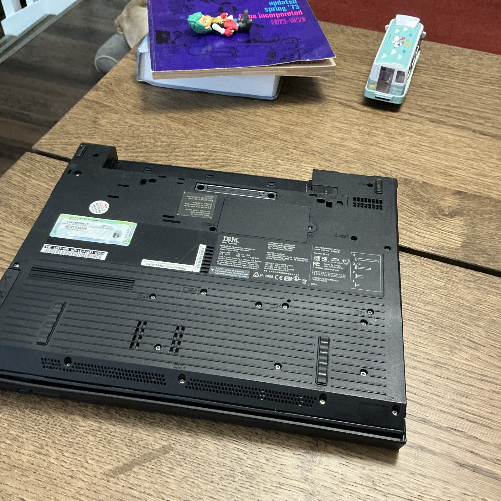 IBM ThinkPad R52 Intel Pentium M 1.86GHz – Dim Screen – READ