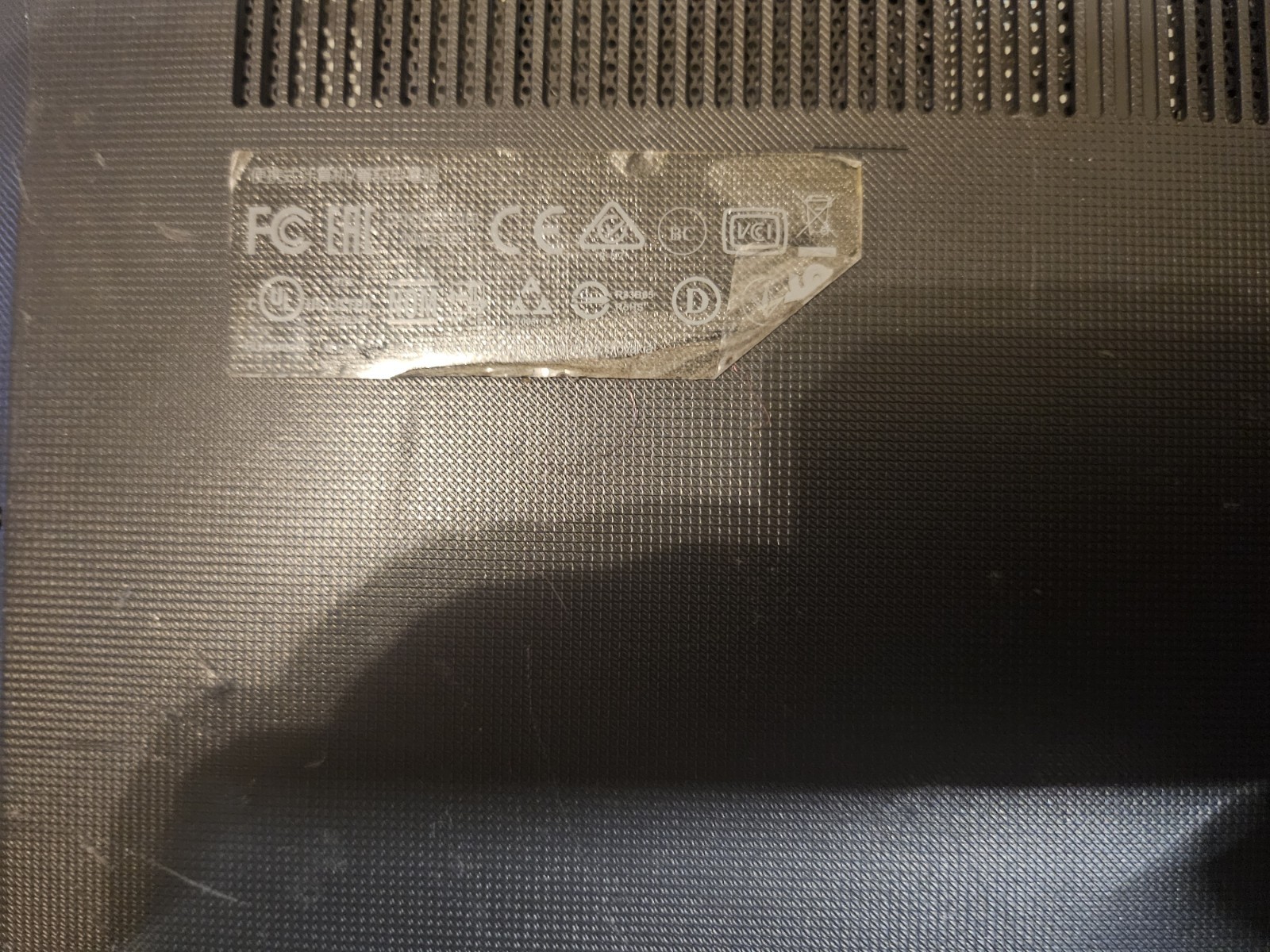 Lenovo Laptop Intel Pentium 5405U 2.3GHz 4GB 250GB Windows 10 broken LCD