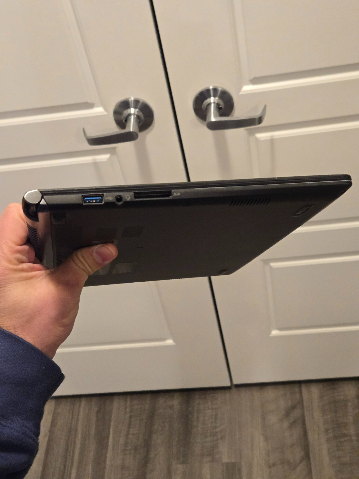 Acer Swift 5 14″ 7th Gen i7-7500U 8GB LPDDR3 256GB SSD SF514-51-706K ***READ***