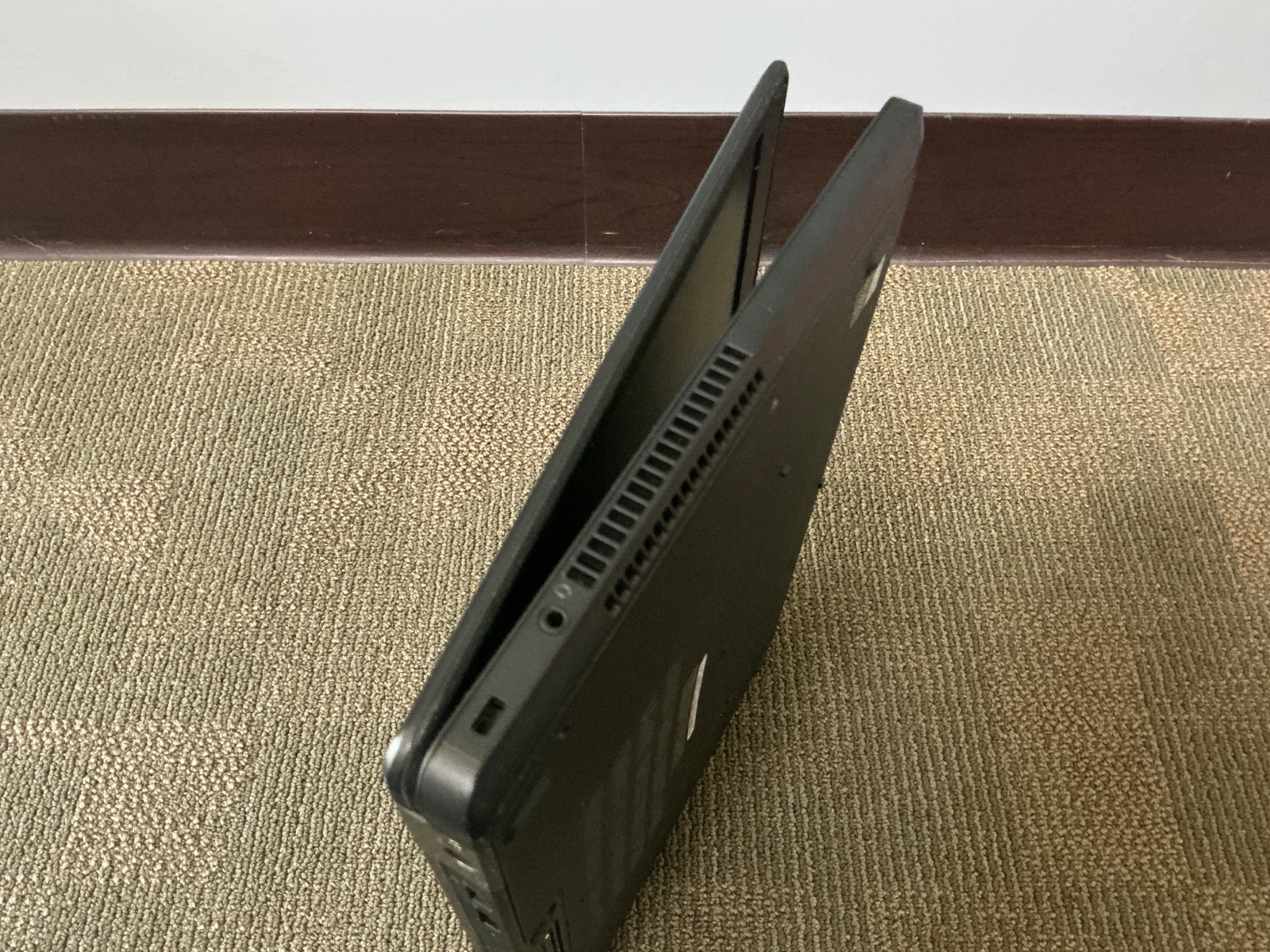 Dell Latitude E5450 14″ i5-5300U 8GB 256GB SSD Win 10 Pro