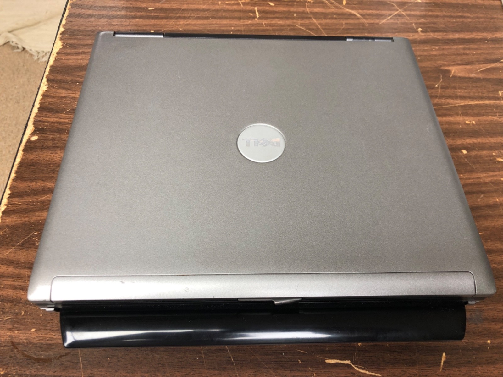 Dell Latitude 410 laptop W/ docking station.