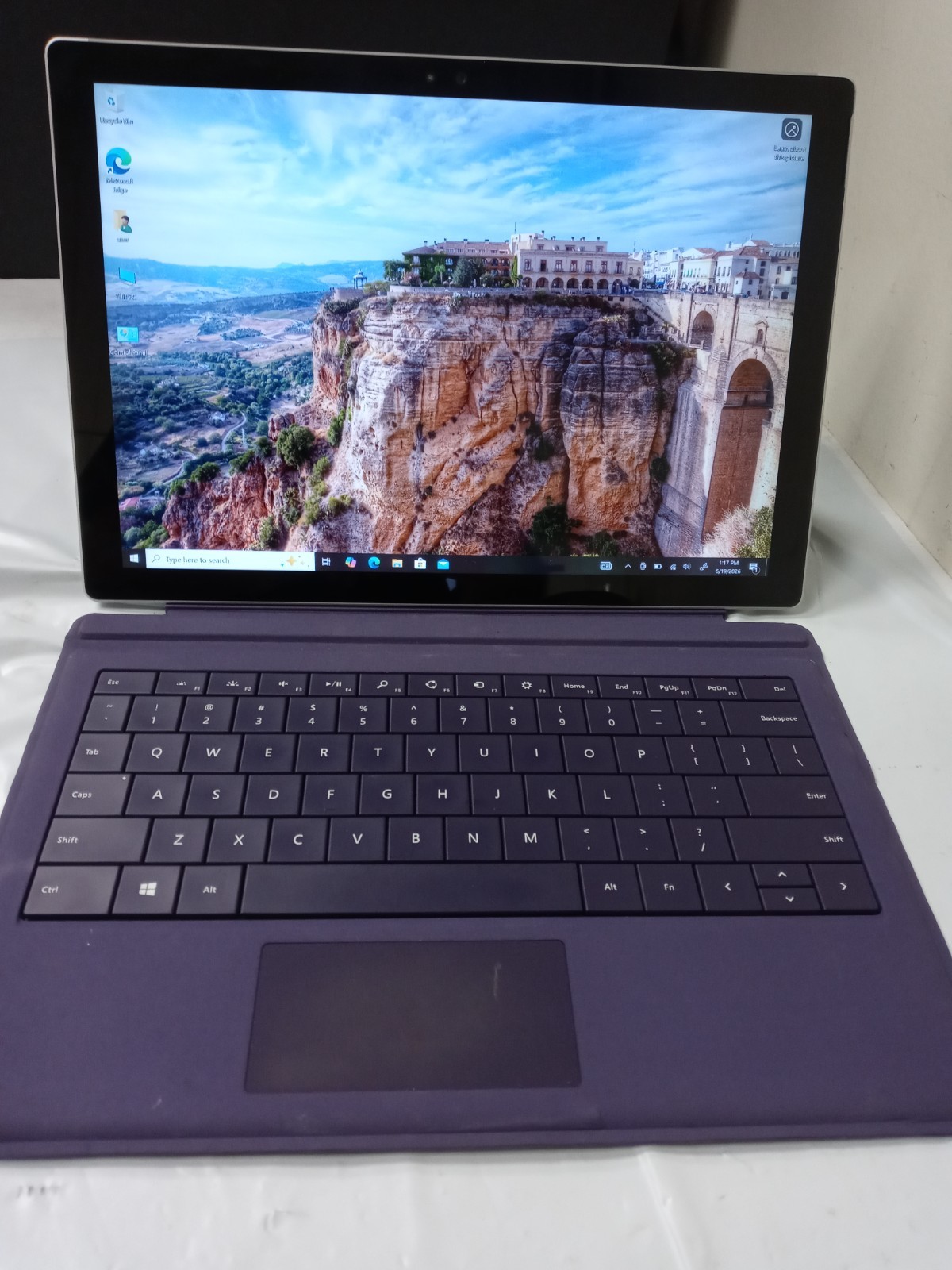 MICROSOFT SURFACE BOOK i5-6300U @ 2.4GHz, 8GB RAM, 256GB SSD, WIN 10 PRO NO AC