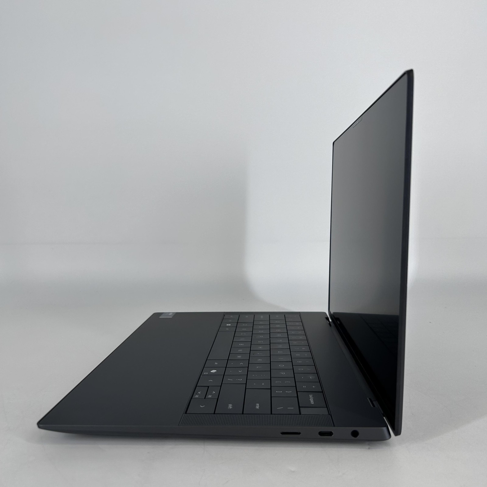 Dell XPS 14 9440 Graphite FHD+ 1.4 GHz Ultra 7 155H 32GB 1TB SSD NVIDIA RTX 4050