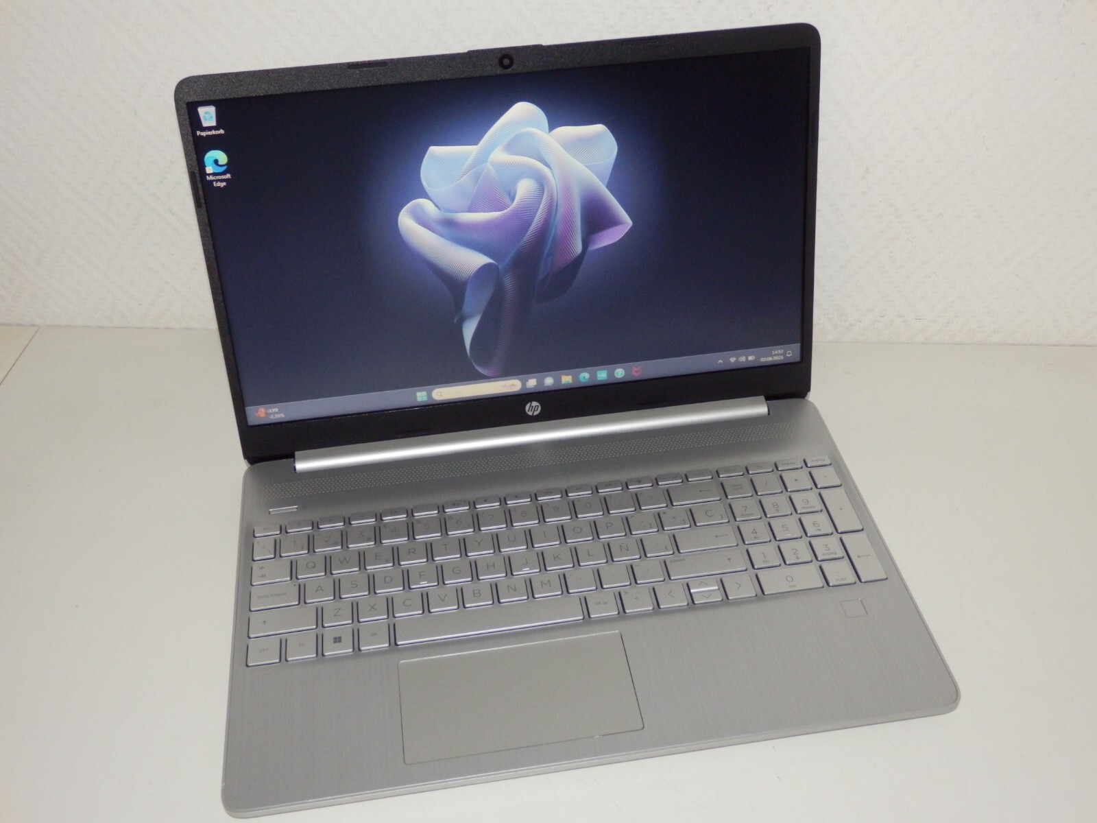 HP Laptop 15s-eq1040ns – AMD 3020e, 4GB Ram, 128GB SSD, 15.6″ inch HD, original box