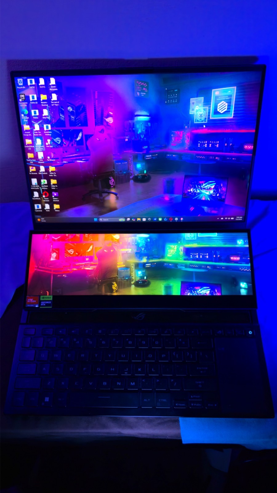 Asus ROG Zephyrus Duo 16 16″ Ryzen 9 2.5GHz 32GB RAM 1TB SSD GeForce RTX 4080
