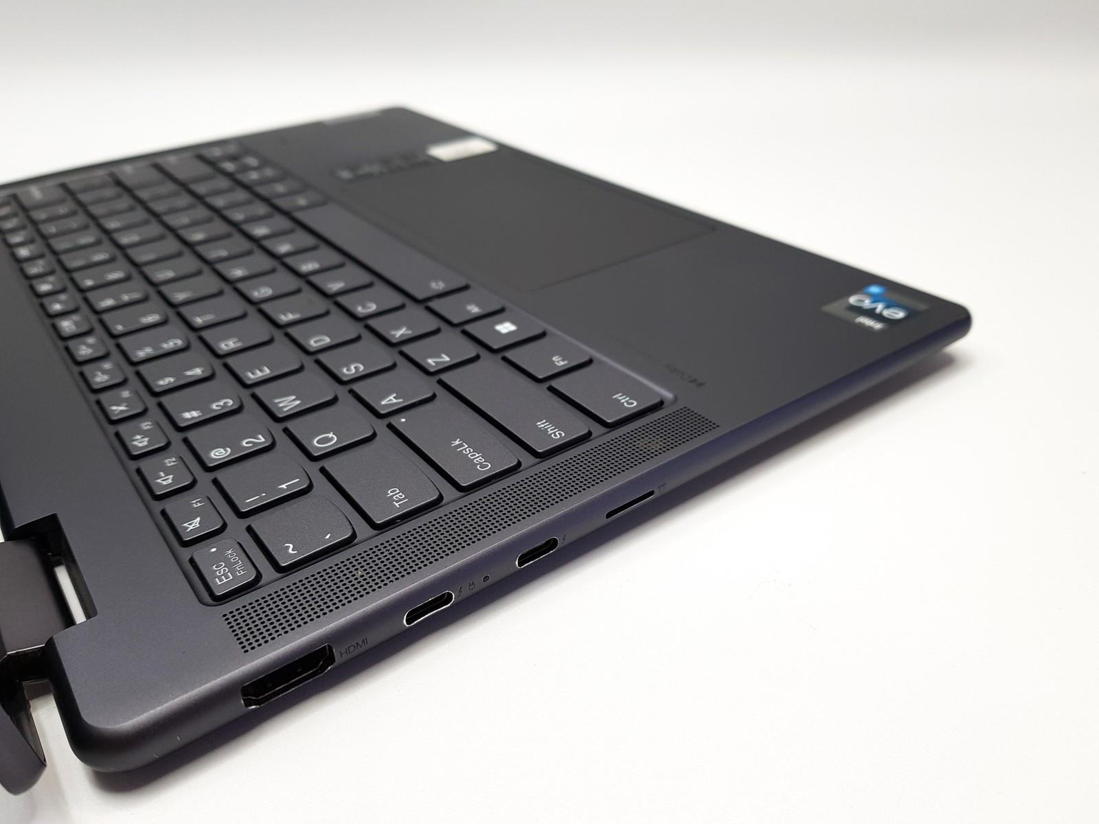 Lenovo Yoga 7 14″ 2.2K Core i5-1235U 8GB RAM 512 SSD Windows 11 Pro Touch 2-in-1