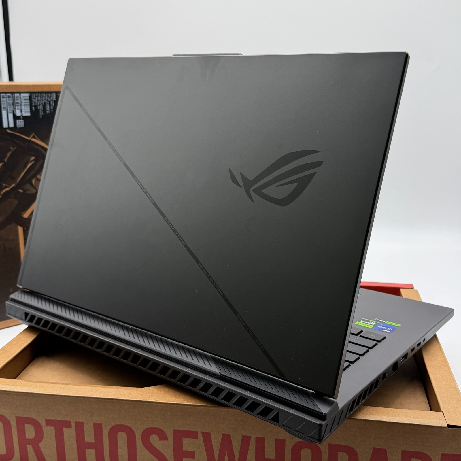 FAST Asus ROG Strix 18 G814 240Hz QHD+ 5.6GHz i9-13980HX 1TB – NVIDIA RTX 4080