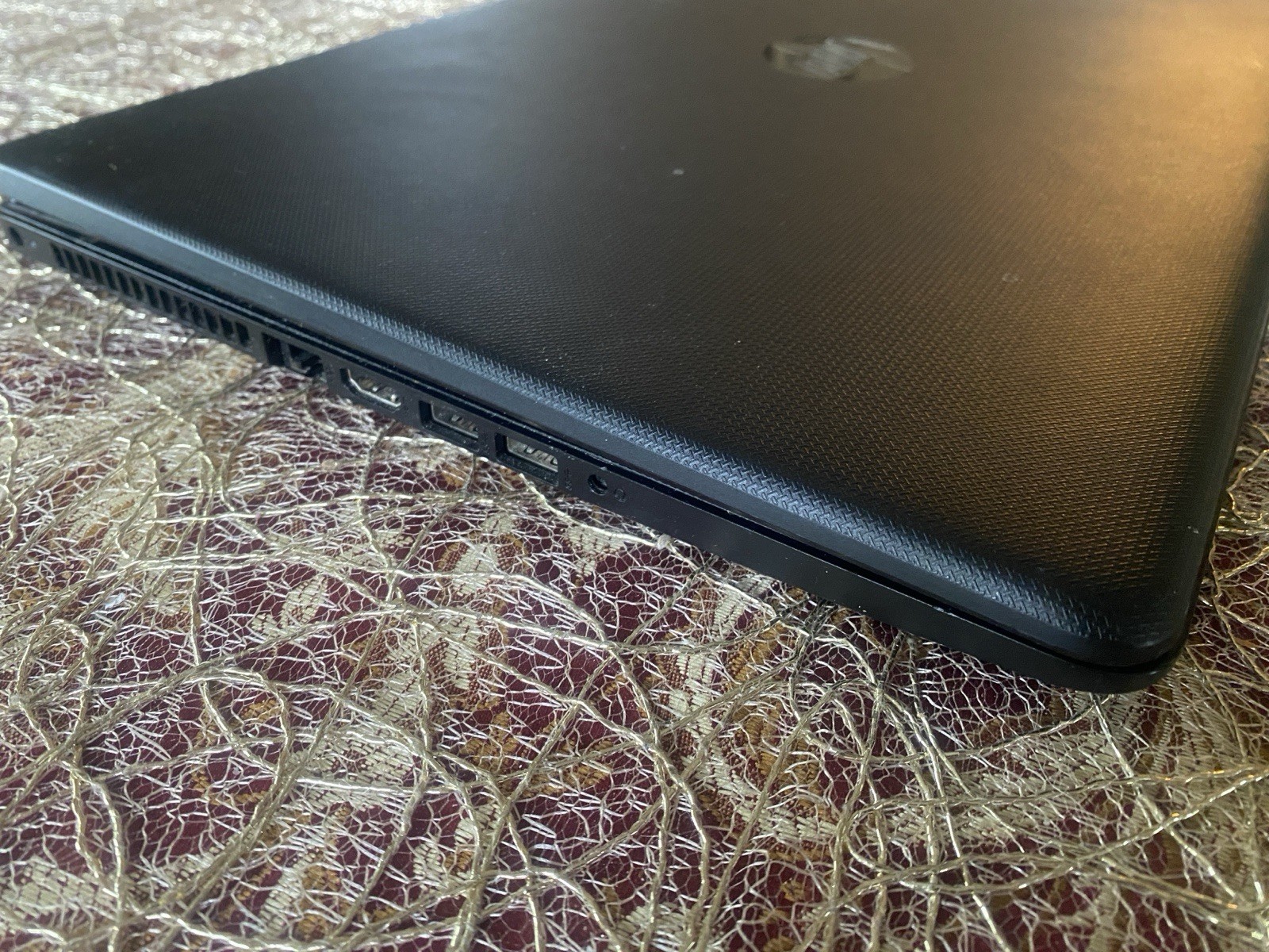 HP Notebook 17-bs011dx i5-7200U 2.50GHz 8GB RAM 932GB HDD Win 10