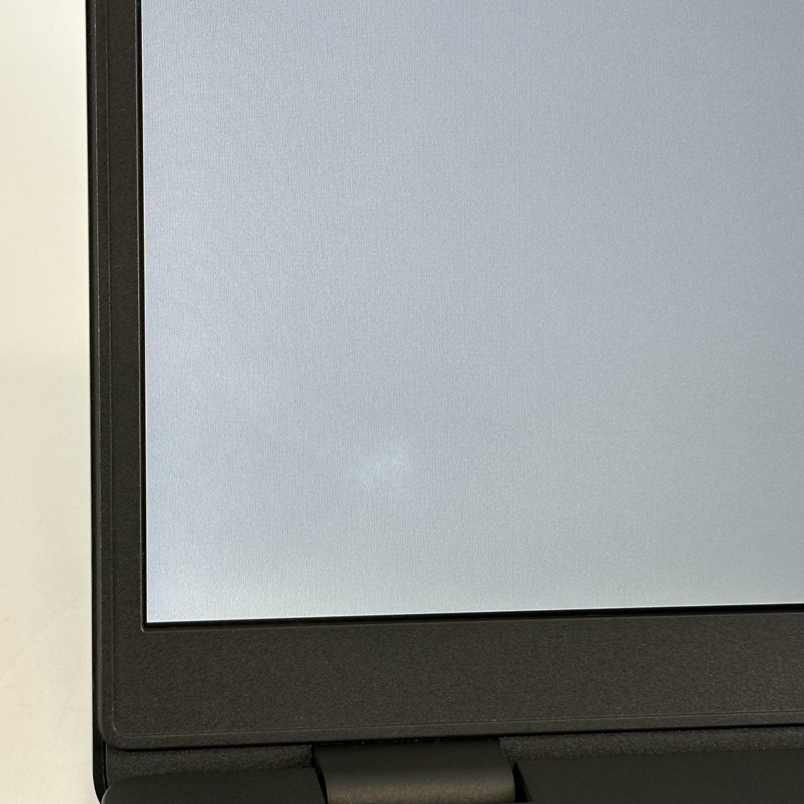 Dell Latitude 3420 14 Black FHD i7-1165G7 2.80GHz 16GB 512GB SSD WHITE SPOTS