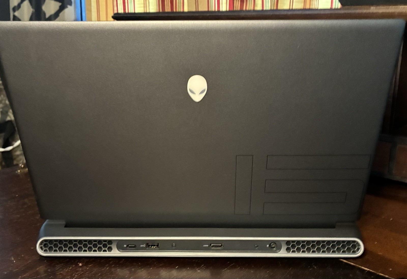 Alienware m15 Ryzen Edition R5 — Gaming Laptop