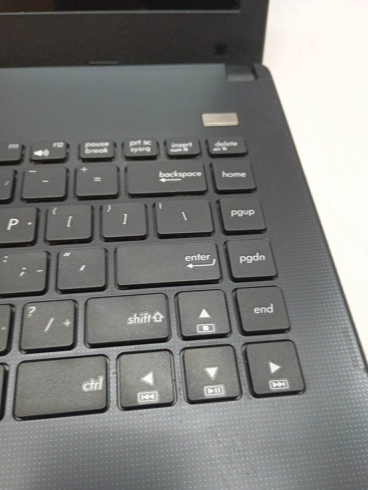 Asus X401U Laptop No Battery For Parts Or Repair Only Did Not Power On
