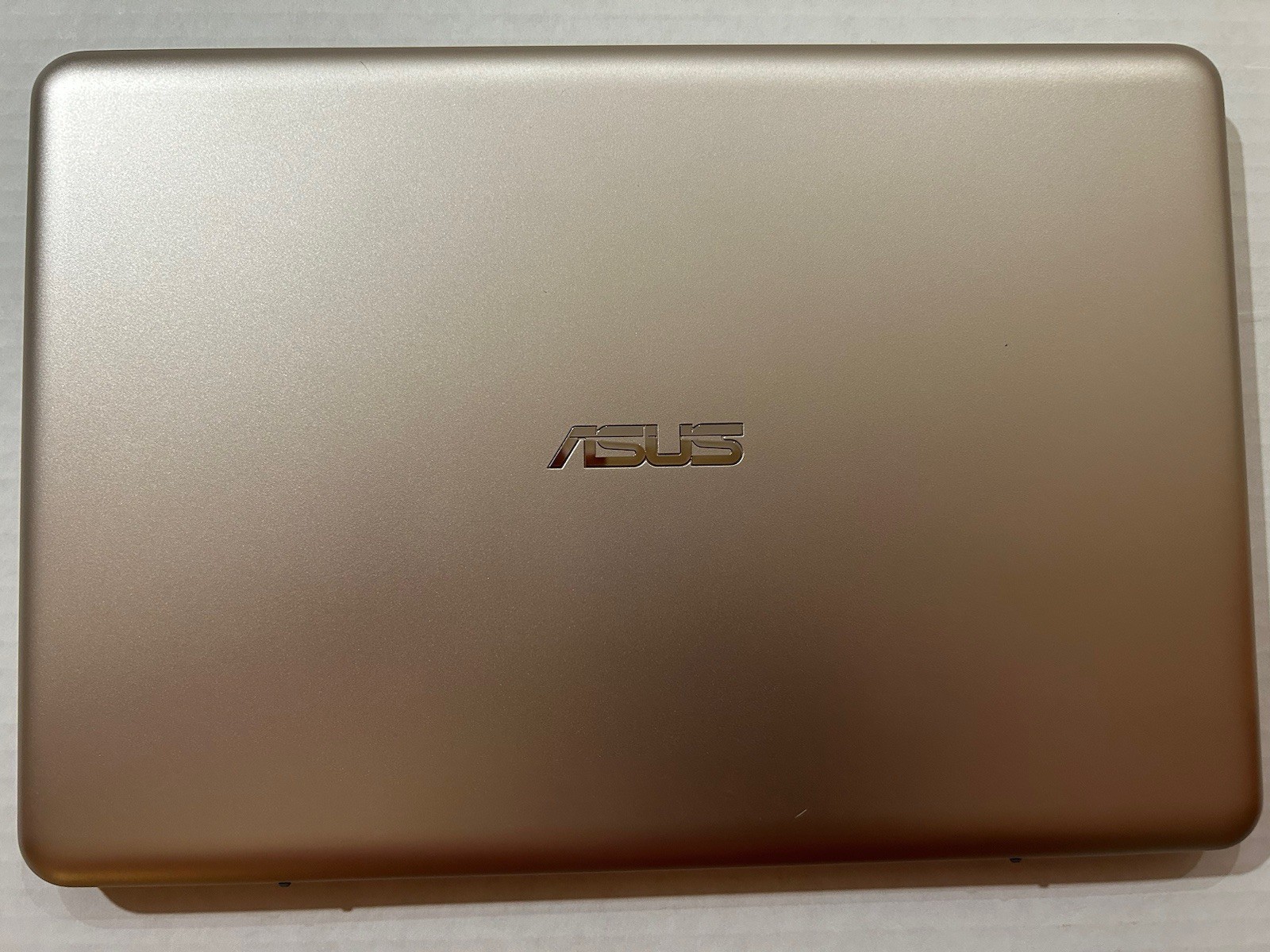 ASUS X205T 11.6″ Intel Z3735F, 2GB RAM, 32GB Storage, Win8, Gold (DEAD BATTERY)