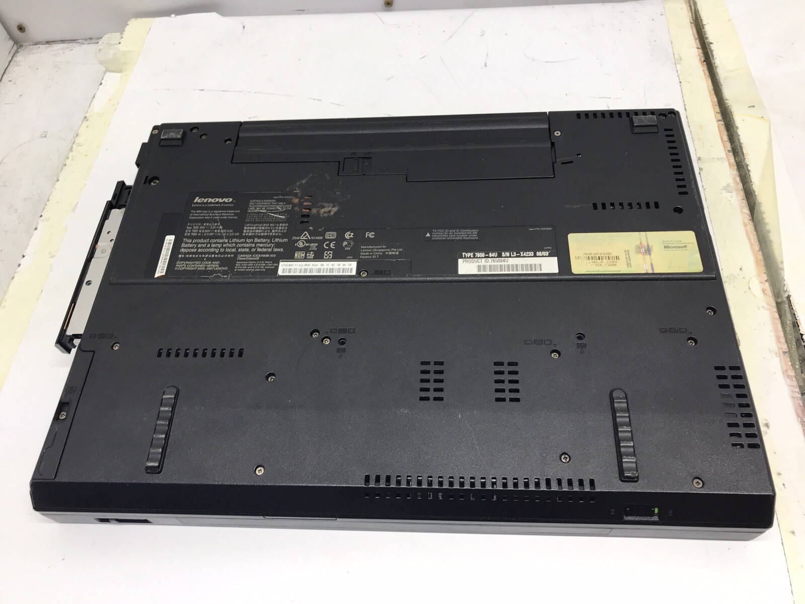 Lenovo ThinkPad R61e Intel Celeron CPU 540 @ 1.86GHz Booted to BIOS
