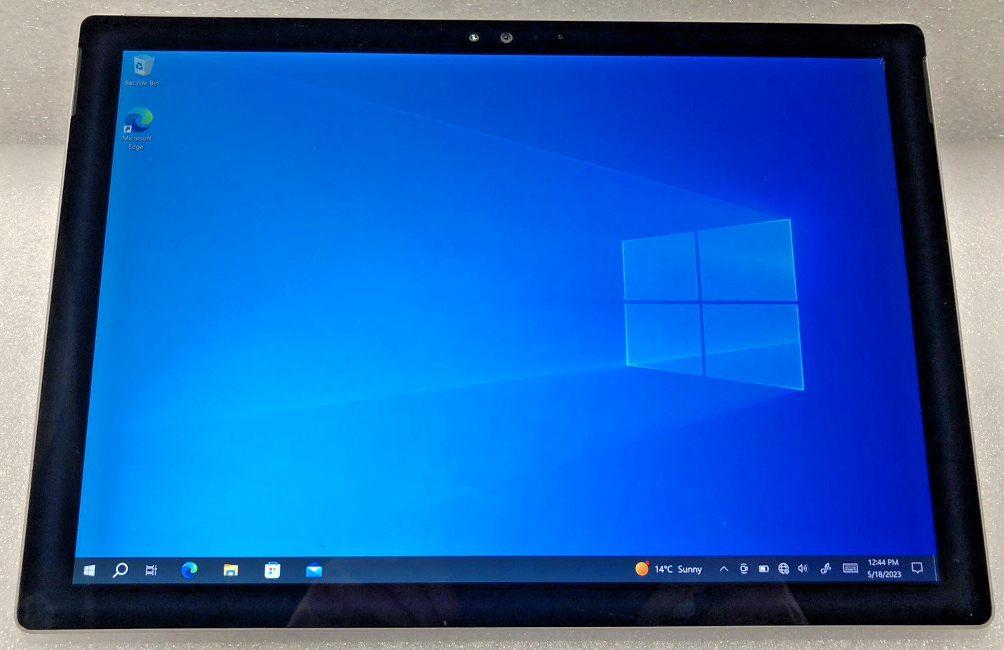 Microsoft Surface Pro 4 | Intel Core m3-6Y30@0.9GHz | 4GB RAM | 128GB SSD (READ)