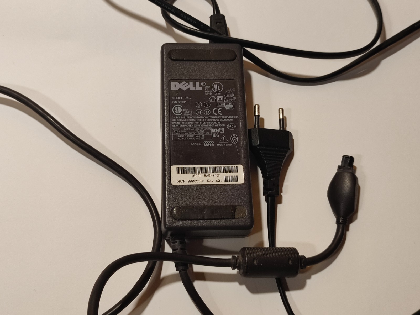 Vintage DELL INSPIRON 8000 PP01X /ATI Mobility 32MB /Windows XP /Laptop&Charger