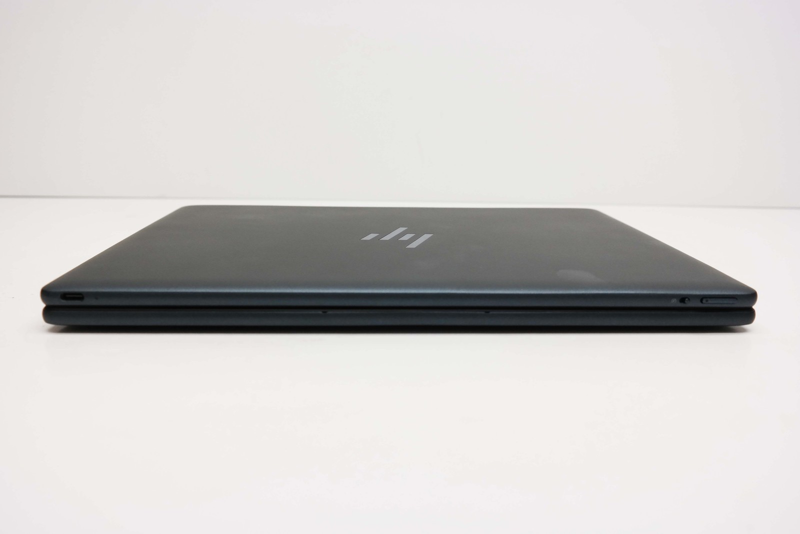 HP Spectre 3-in-1 17″ Foldable Laptop Core i7-1250U 16GB 1TB