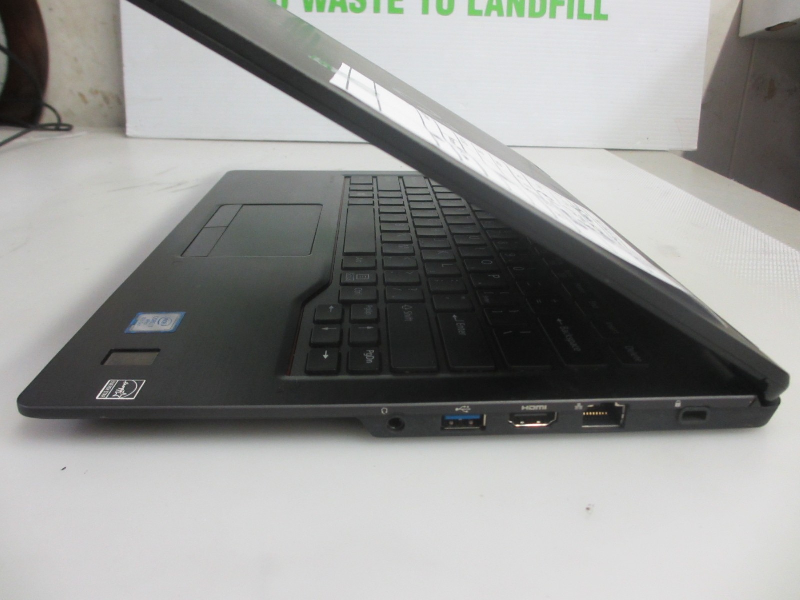 Fujitsu LifeBook U749 i7-8665U 1.90GHz [No RAM/HDD/OS/AC] Laptop