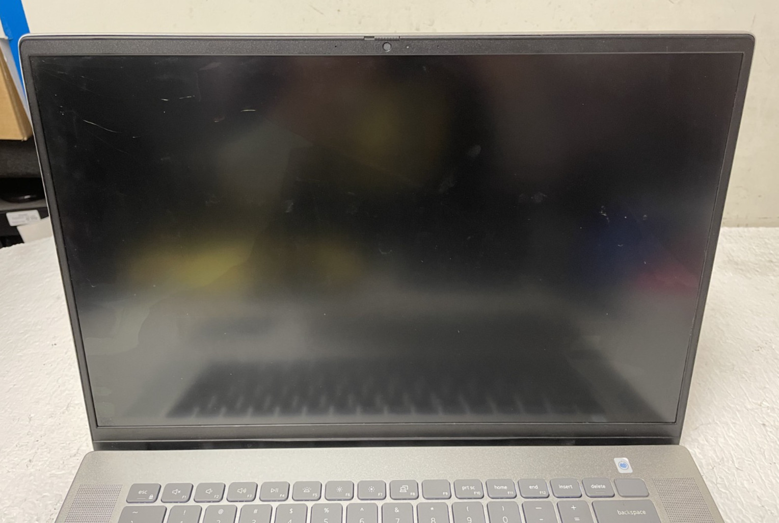 Dell Inspiron 16 5620 16” Intel Core i7-12th 8GB RAM NO SSD BrokenScrn Part READ