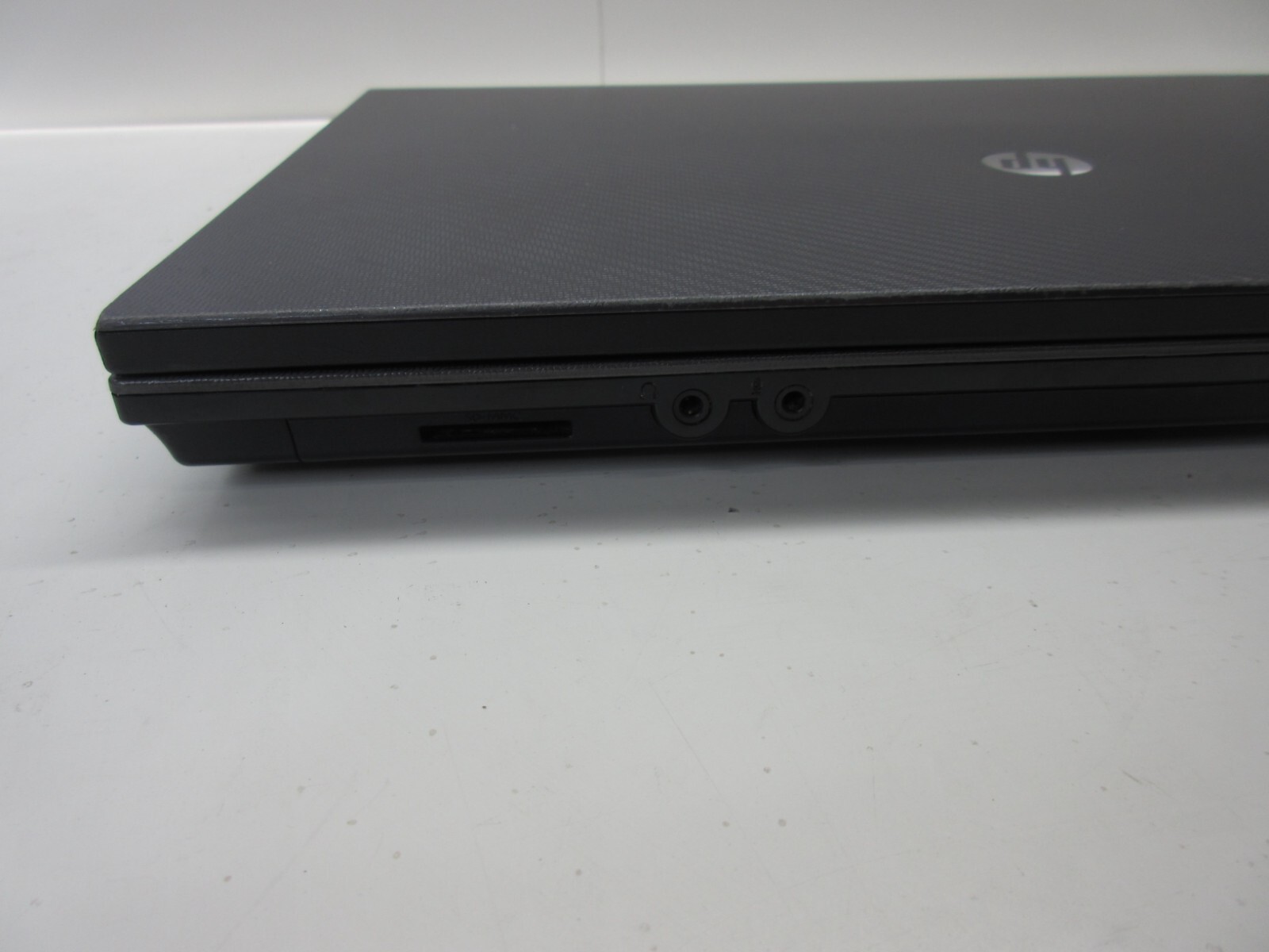 HP 625 Laptop AMD V160 4GB Ram No HDD or Battery – HDD cable broken