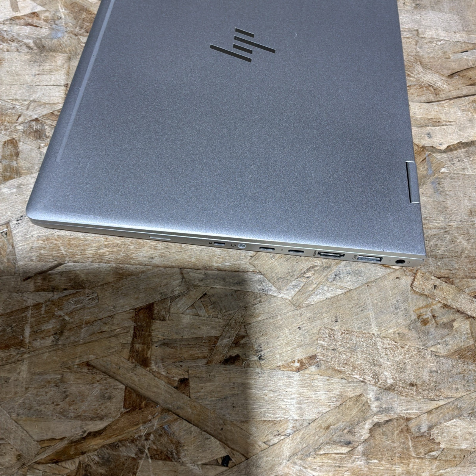 HP EliteBook x360 830 G6 13.3″ FHD | i5-8265U 1.6GHz | 8GB RAM | 256 GB SSD C490