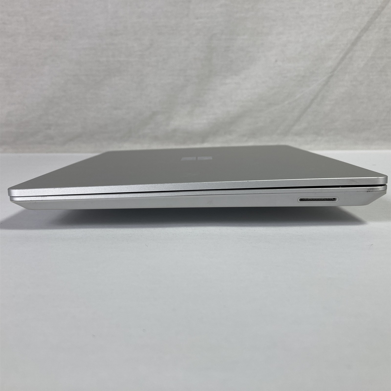 Microsoft Surface Laptop Go 2 12.4″ i5-1135G7 2.4GHz 16GB 256GB NVMe SSD – Win11