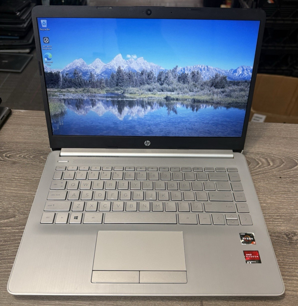 HP Laptop 14-DK1025WM 14″ Ryzen 3 3250U 2.6GHz 4GB RAM 1TB HDD