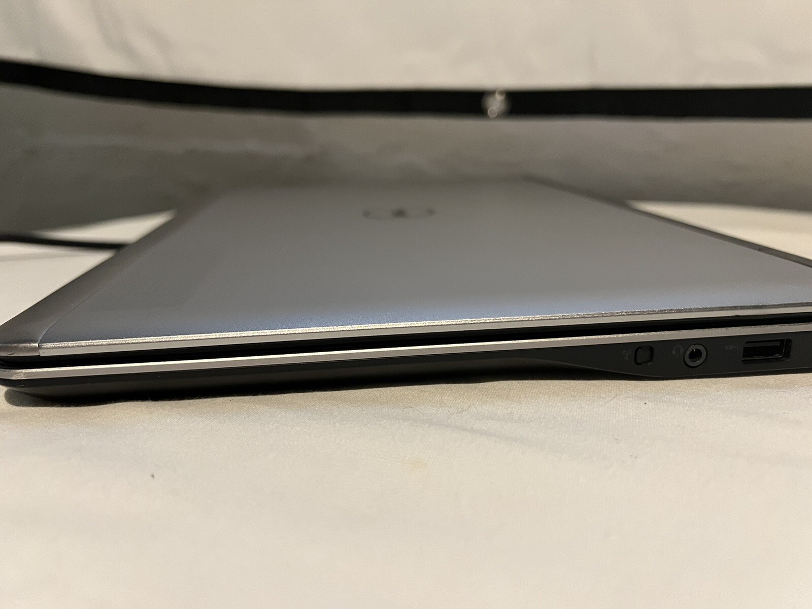Dell Latitude E7440 14 inch 128GB, Intel Core i5 4th Gen., 2.5 GHz, 8GB Ram