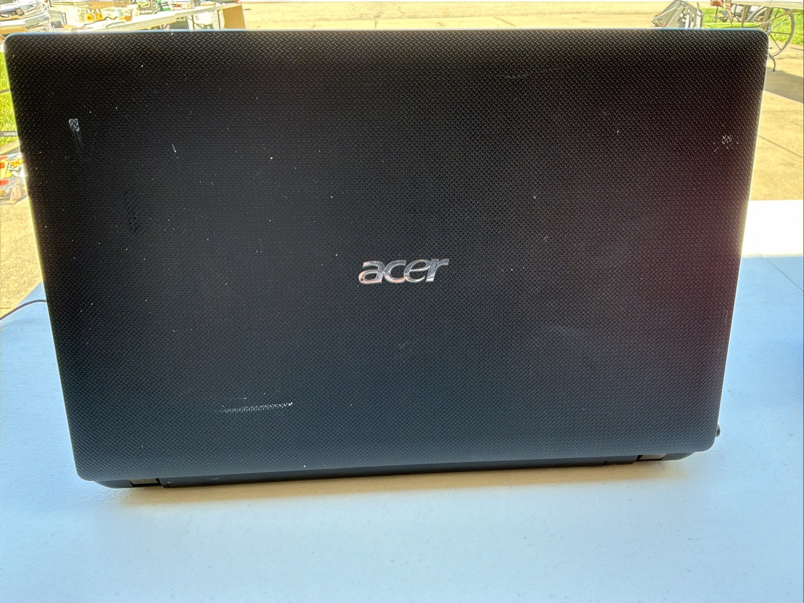 Acer Aspire 5251-1005 Win 10, AMD LAPTOP & Power Supply – Tested Working