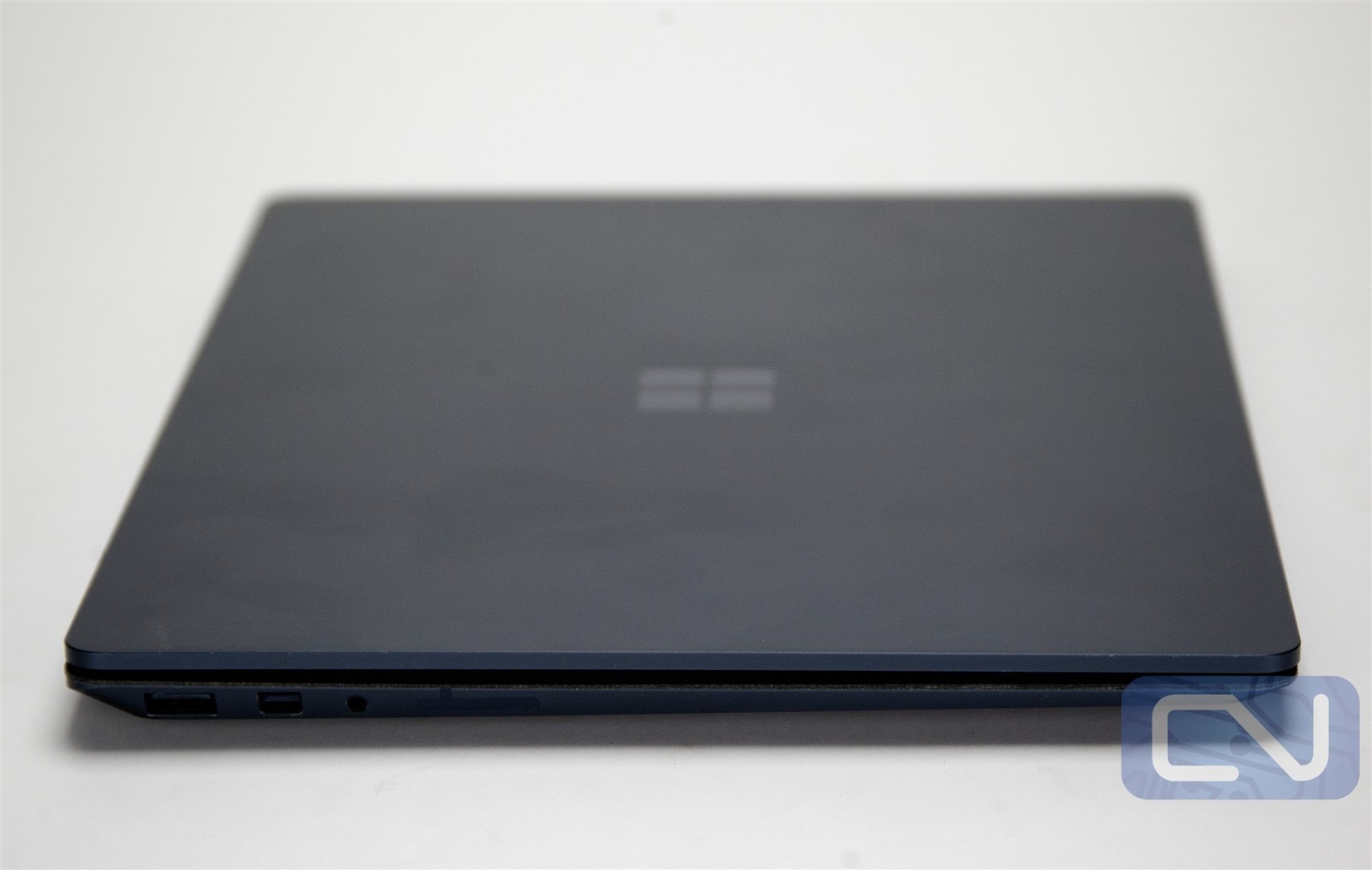 Microsoft Surface Laptop 1st Gen 13.5″ i7-7660U 16GB 512GB SSD Win 10 Pro NO AC