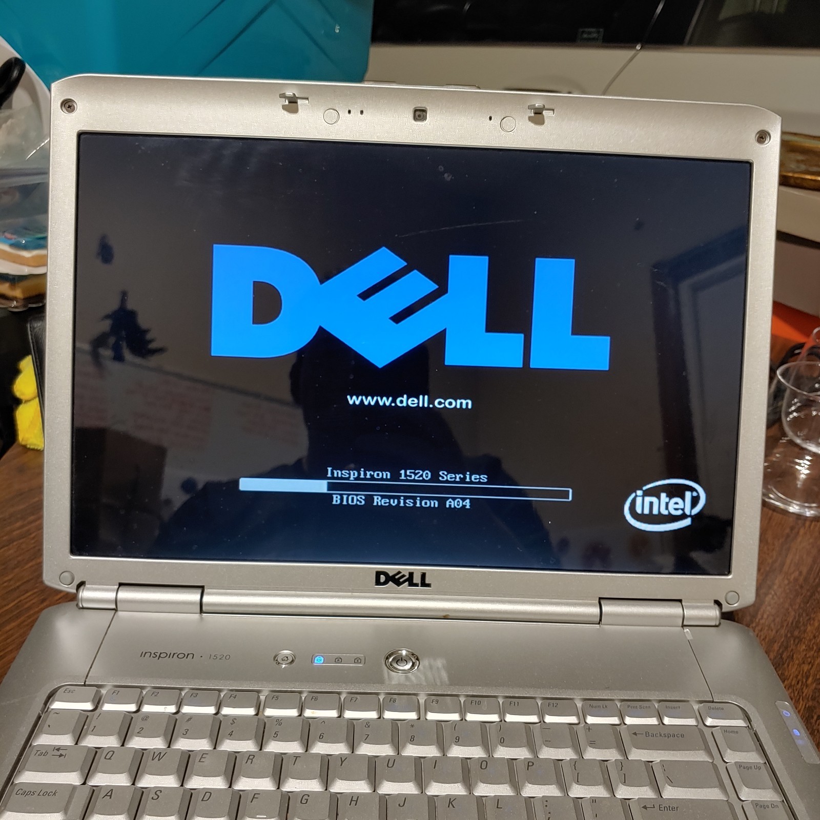 Dell Inspiron 1520 Laptop Clean & Ready To Go Windows XP Home 160GB 256MB 2GHZ