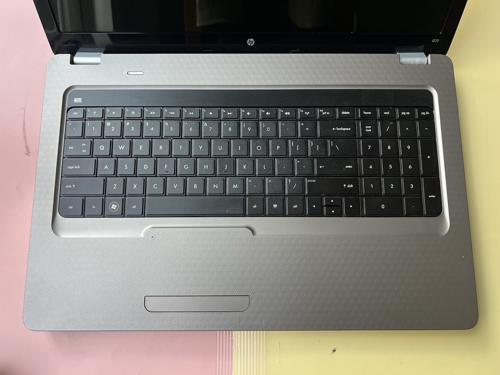 17″ HP G72 Notebook PC Pentium Dual-Core 4GB RAM 320GB HDD HDMI SCREEN CRACKED
