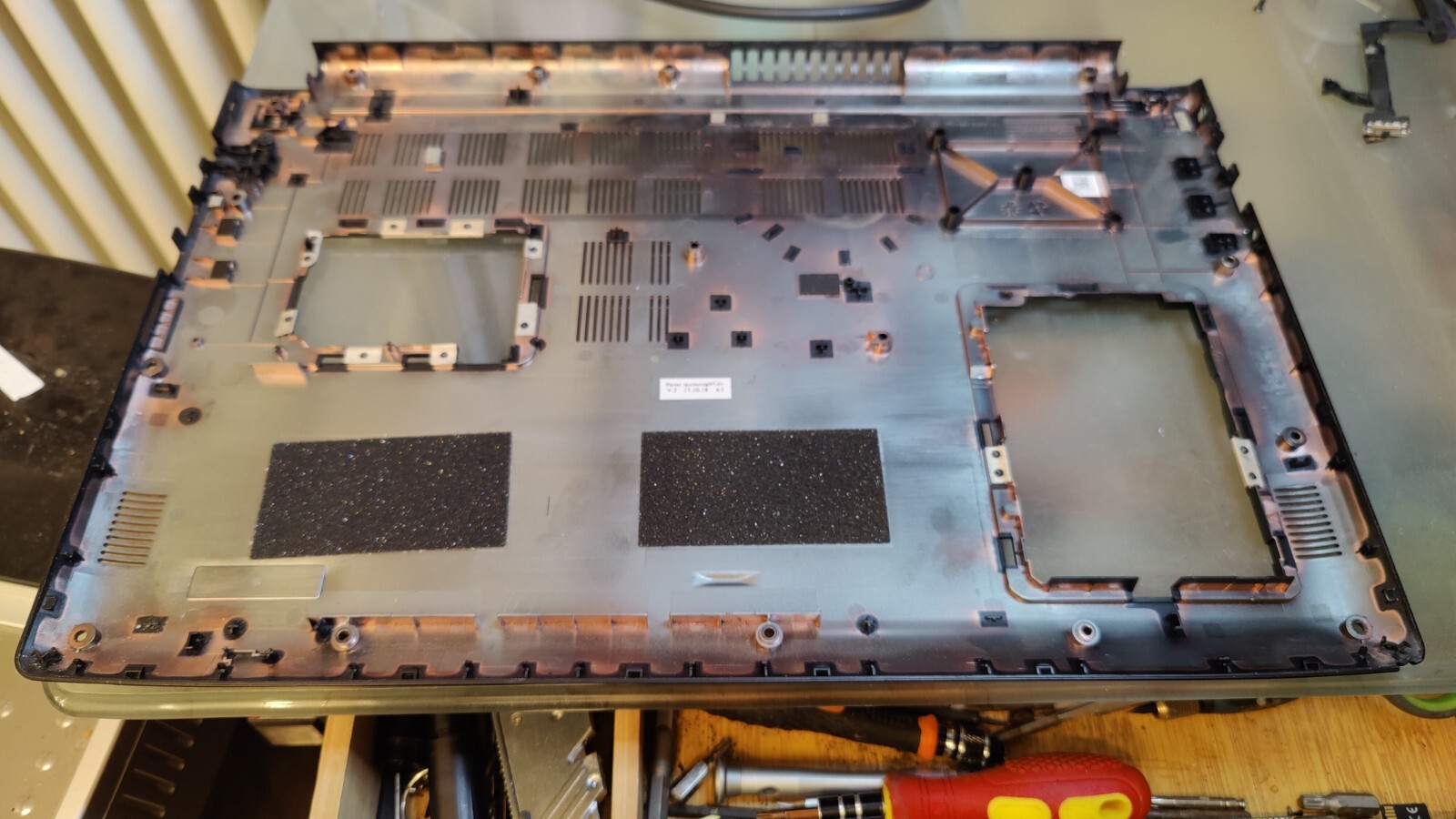 ACER A515-51 A515-41 A615-51 SCOCCA INFERIORE BOTTOM CASE AP20X000300