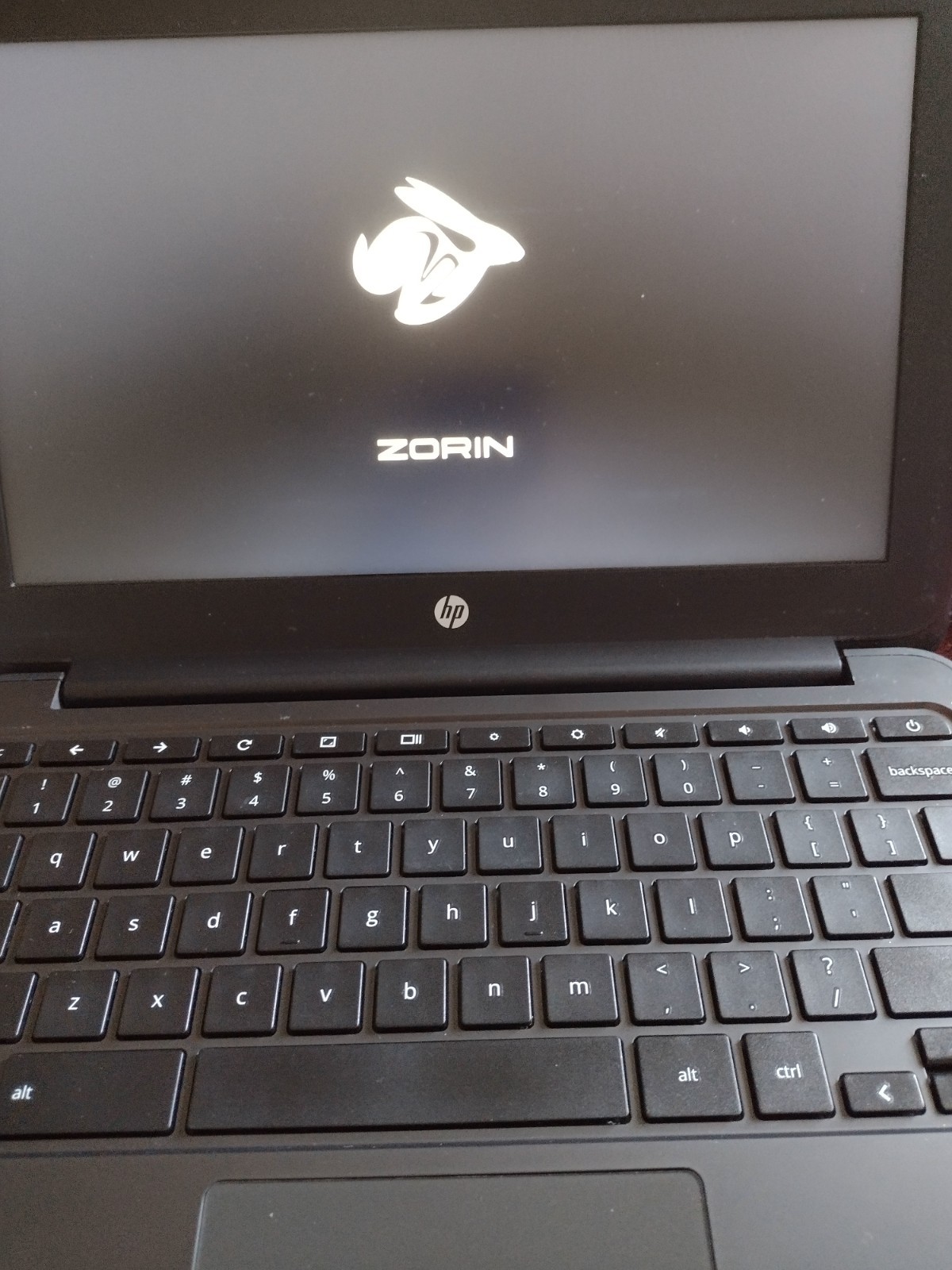 HP Chromebook 11 G4 11.6″ Intel 2.16 GHz 4GB RAM 16GB HDMI Webcam WITH ZORIN OS