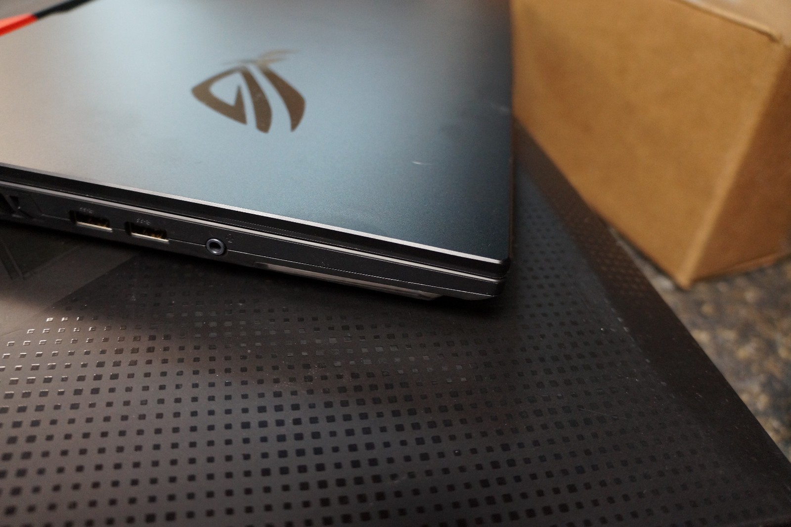 ASUS ROG Strix ADVANTAGE ED. G513QY 5900HX 16 GB RAM, 512 GB SSD – (5RIE26CB)