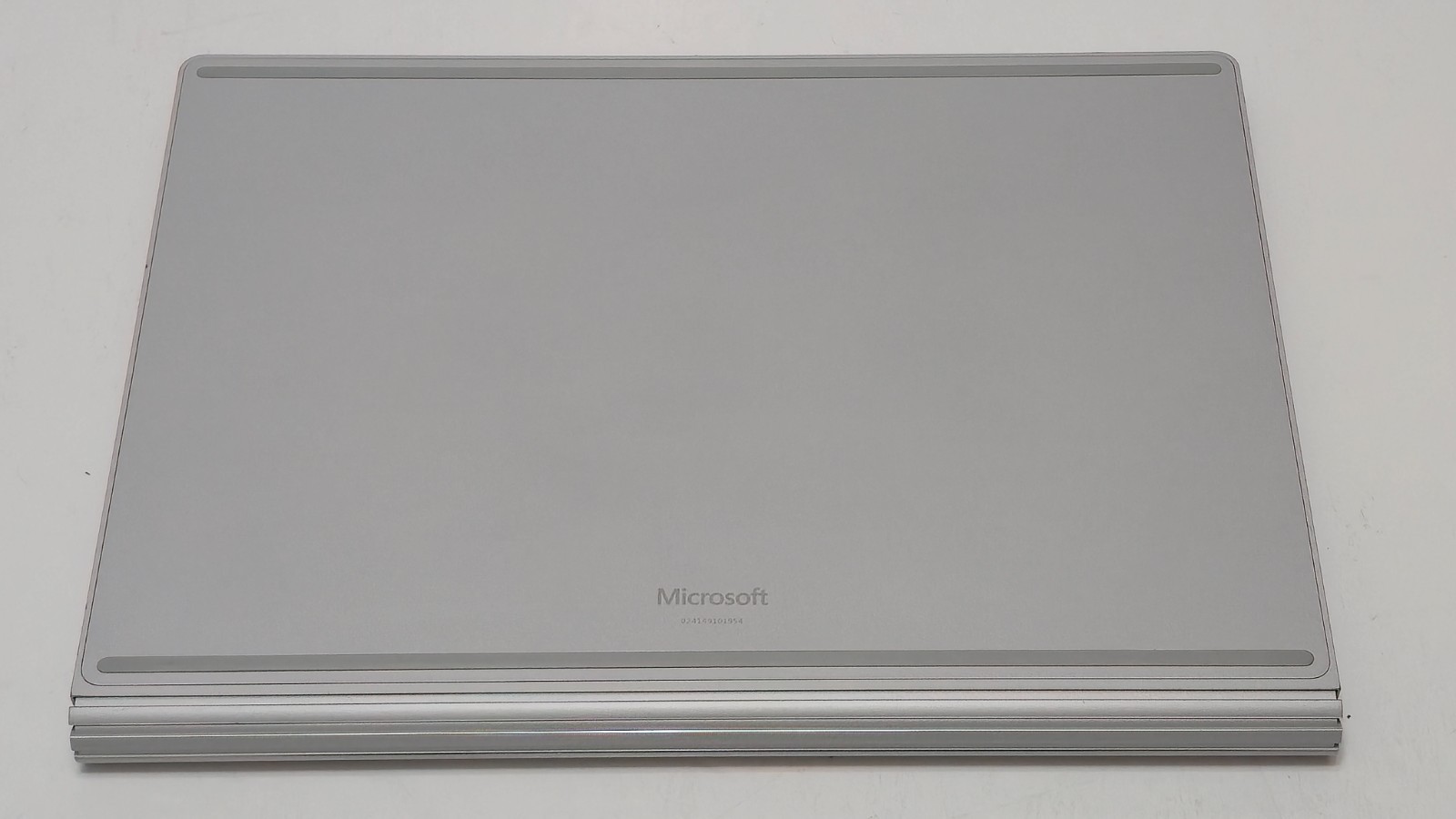 Surface Book 3 13.5″ (1900) Core i7-1065G7, 32GB RAM 512 GB SSD Nvidia GTX 1650