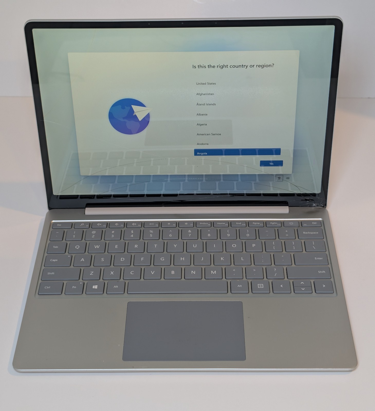 Microsoft Surface Laptop Go 12.4″ i5‑1035G1 / 8GB / 128GB SSD / Win11 Home.~866~