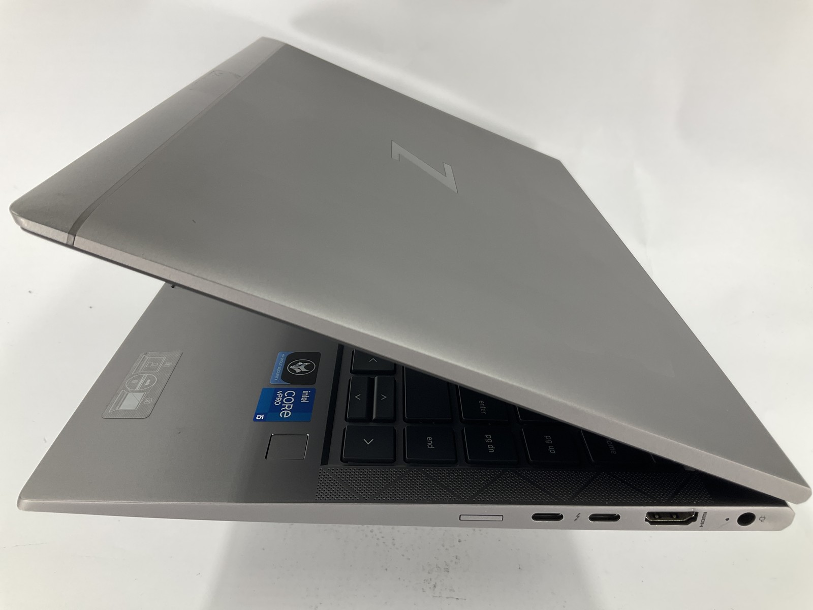 HP ZBook Firefly 14 G8 14″ Core i5-1145G7 256GB 16GB B Win 11 Pro T500