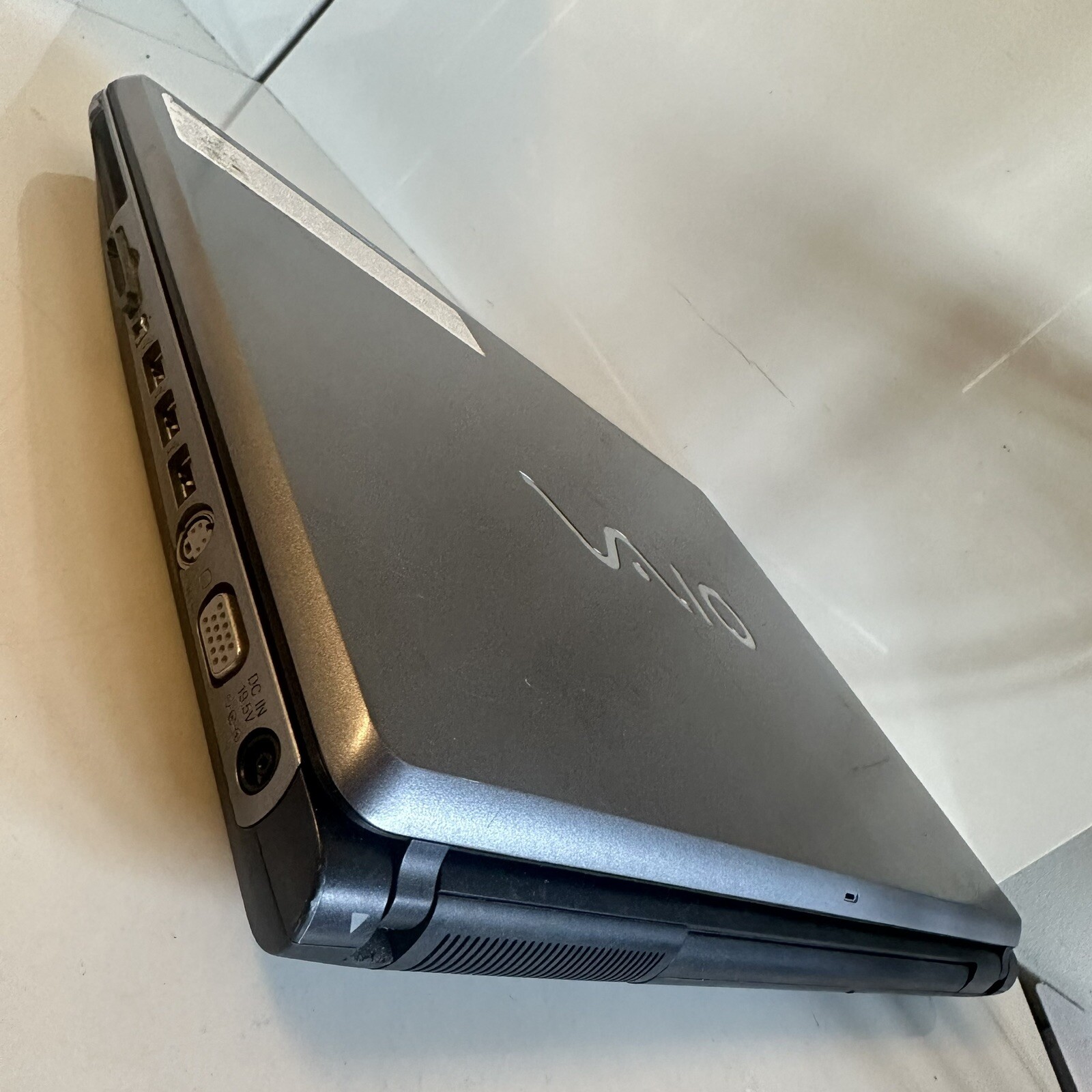 15.4” Sony PCG-7V2L Intel Centrino Duo 1GB RAM No HDD Scraps/Salvage