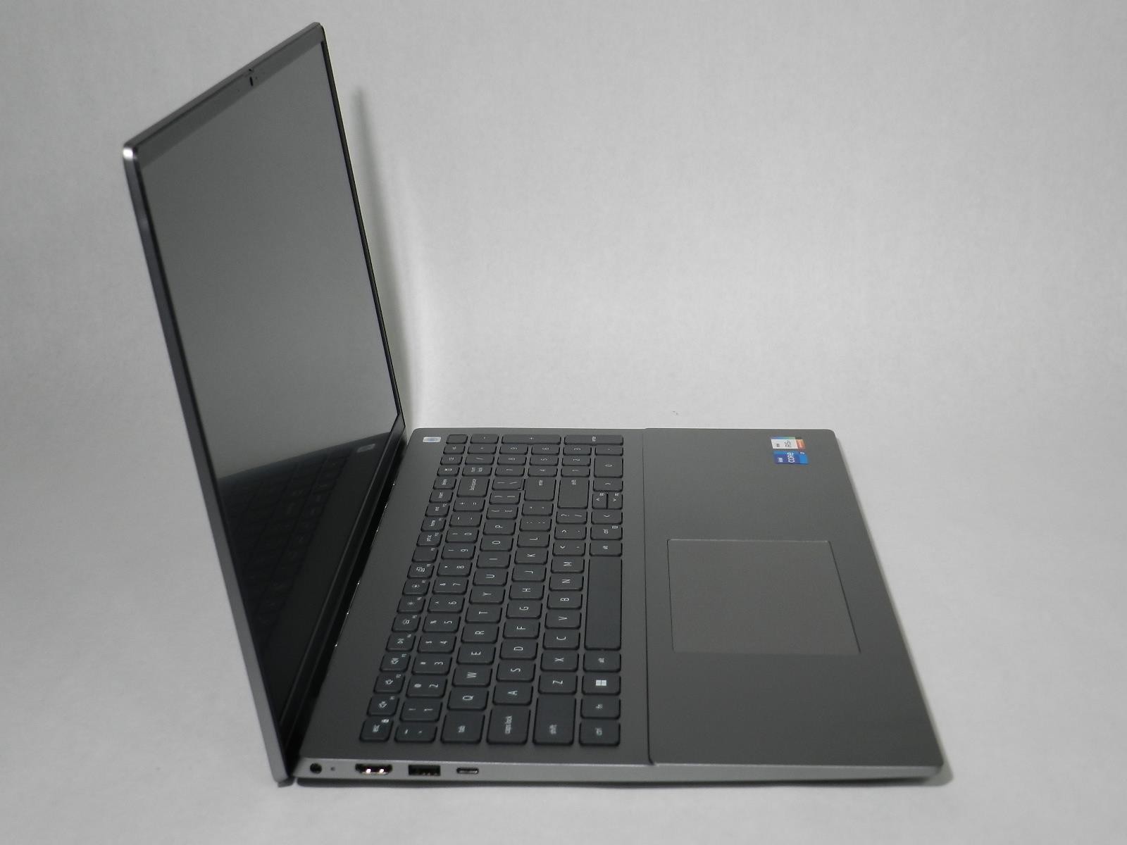 DELL VOSTRO 5620 | i7-1260P | 1TB SSD | 32GB RAM | 16″ FHD+ | A+ | WIN 11 PRO