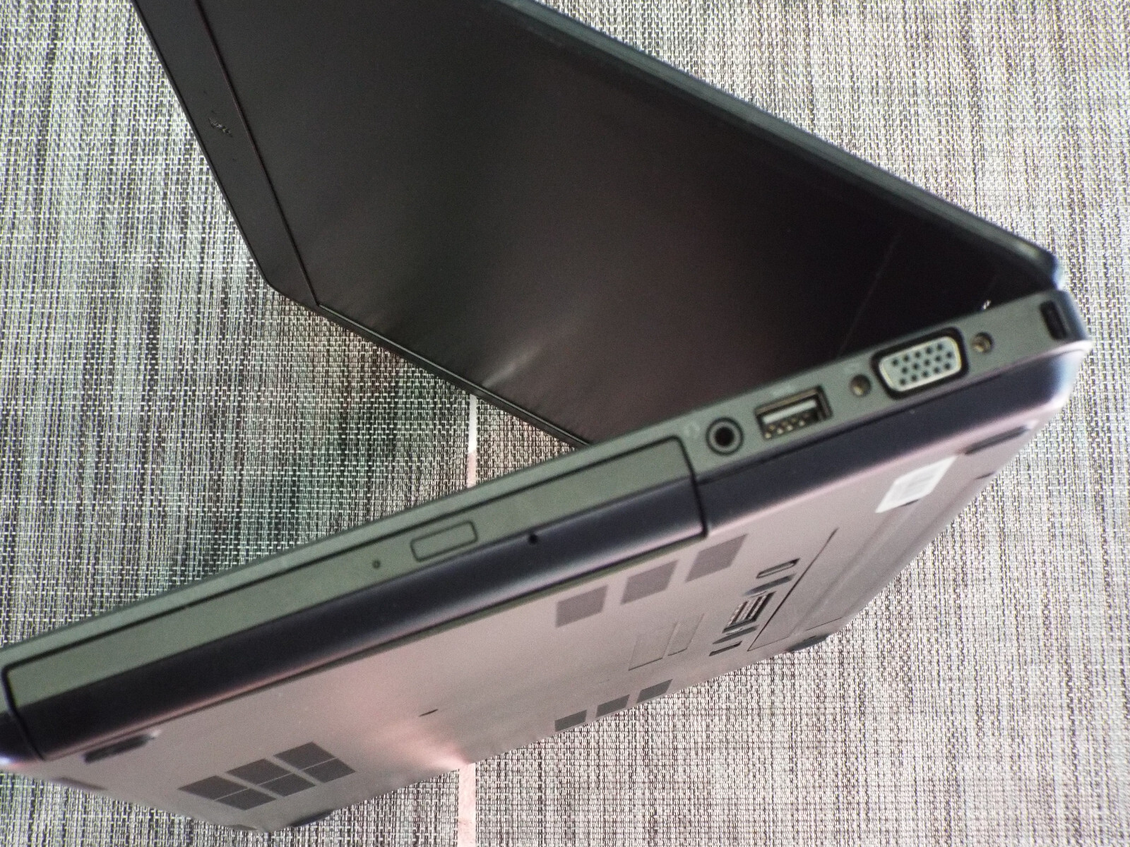 Dell Latitude E5450 Intel Core i5-4310U, 2-2.6GHz, 4GB RAM 500GB HDD Win 10pro