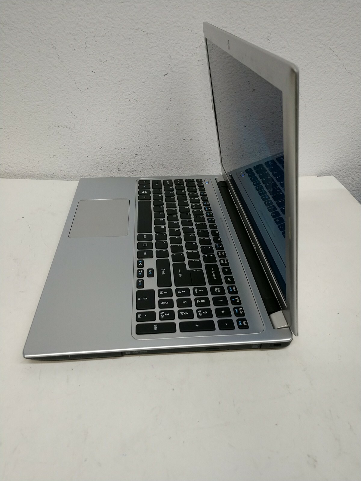 Acer Aspire V5-531 Intel Pentium 987 1.5GHz 4GB 500GB HD DVD BT Win10 *FOR PART*
