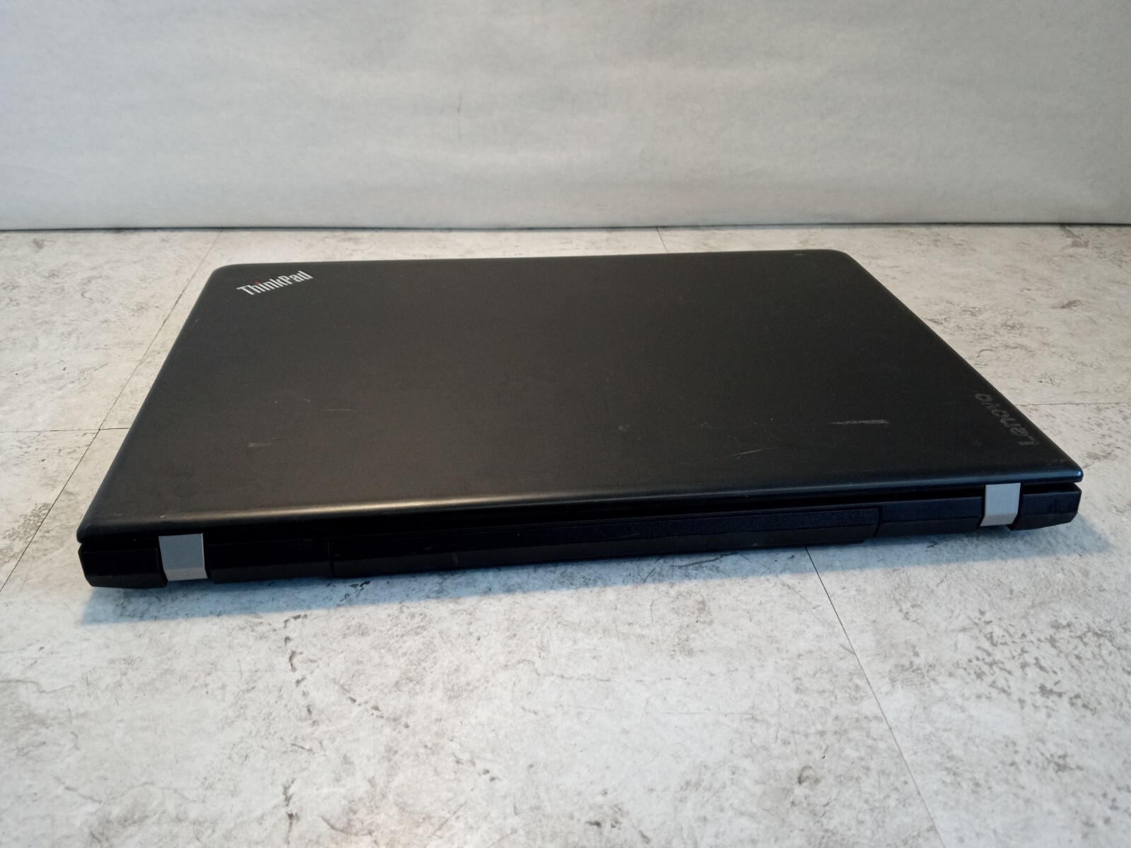 Lenovo Thinkpad E570 15″ Laptop Intel Core i5-6200U 2.3GHz 8GB RAM – READ -RR