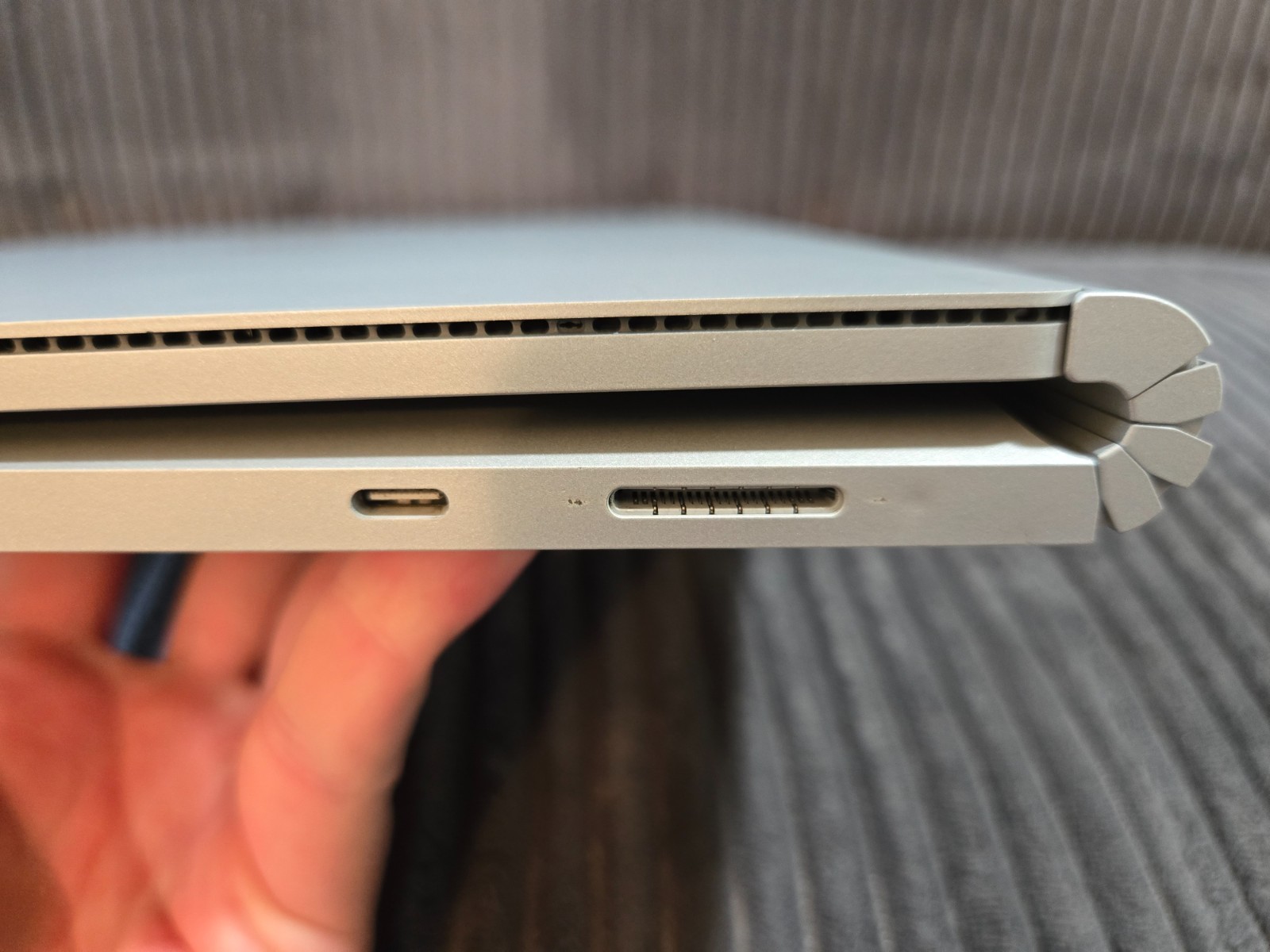 Microsoft Surface Book 3 15″ (256GB SSD, Intel i7-1065G7 GTX 1660 Ti 16GB RAM)