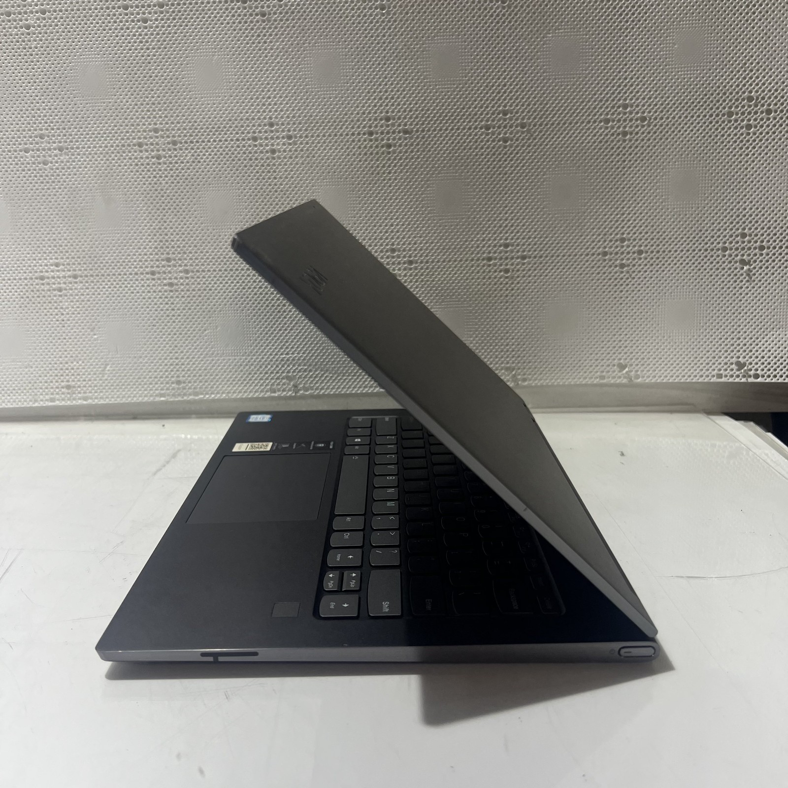 LENOVO YOGA C930-13IKB i5-8250U@1.60GHz 8GB RAM NO OS/SSD TOUCH FOR PARTS/REPAIR